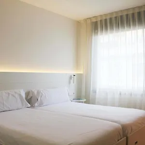 https://pol-grace-hotel.topbarcelonahotels.com